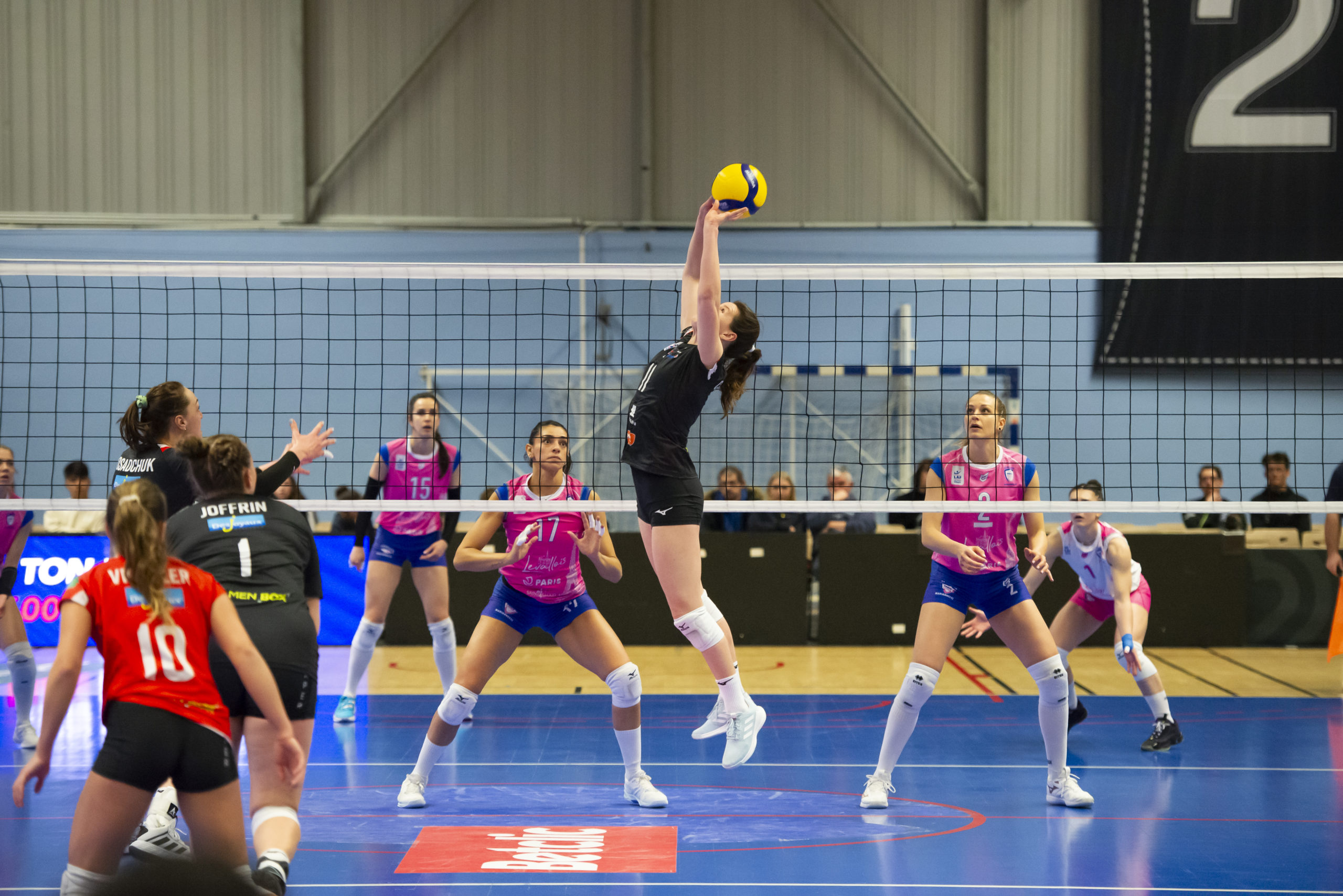 Levallois-Paris s'impose