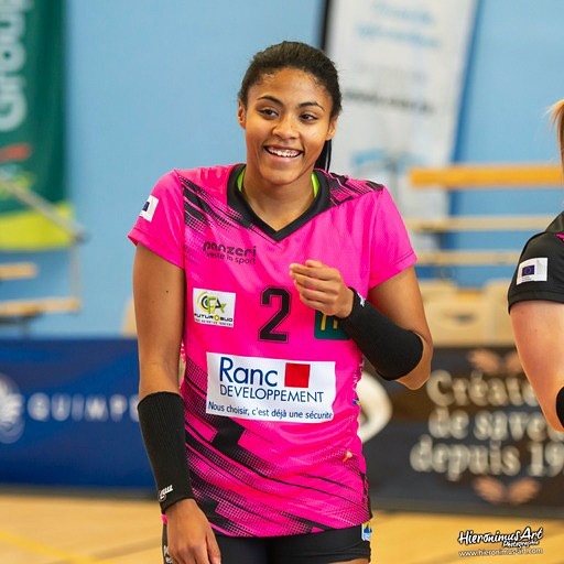 Adriana Darthuy